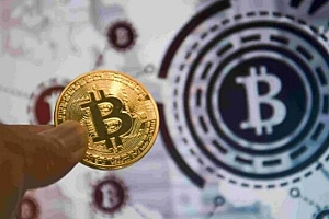 2025未来人预言比特币
