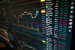 根据CoinMarketCap的数据,今天的十大趋势加密货币