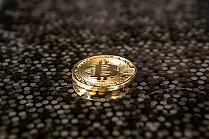 比特币(BTC)价格动作可能与Gold的2019年突破相同