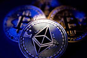 鲸鱼大额转账:6新地址接收95,789 ETH,价值约4.27亿美元