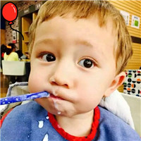 小男孩小女孩间的感情小孩情侣头像
