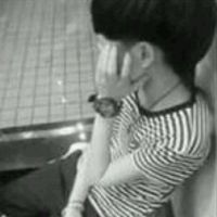 还是一如既往的爱你黑白伤感情侣头像一对