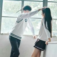 年少青春的爱恋穿校服的情侣头像