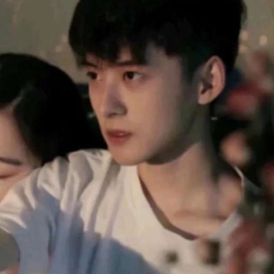 高清好看的不易撞真人情头图片