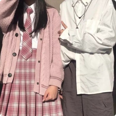 高清一对两张的可爱真人情侣头像一男一女图片