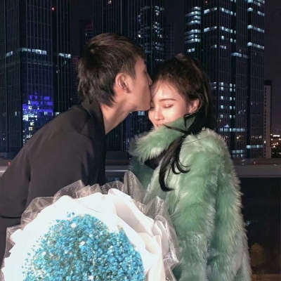 高清好看的一对两张时尚潮流真人情头图片