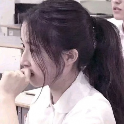 高清单纯的唯美一对两张意境情头图片