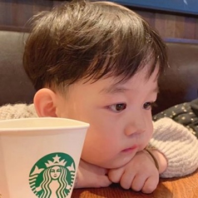 高清可爱的萌娃情头高清一左一右图片
