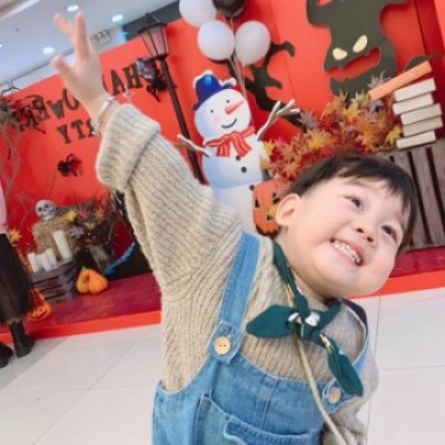 高清可爱的萌娃情头高清一左一右图片