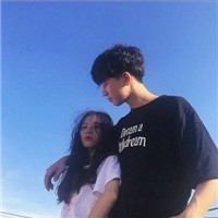 趁年轻趁活着青春个性情侣头像