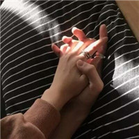 小清新情侣牵手头像