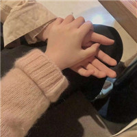小清新情侣牵手头像