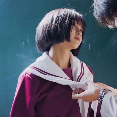 学生范情侣头像一对一人一张 青春好看的情侣头像大全