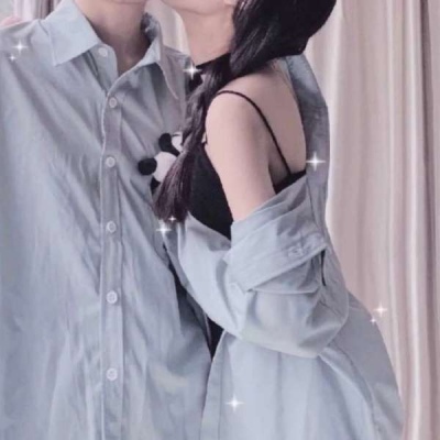 高清恩爱甜蜜的情头一人一半分开两张图片