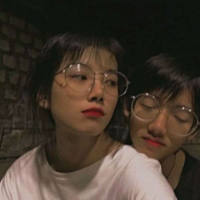 高清恩爱甜蜜的情头一人一半分开两张图片