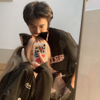 个性好看超甜的情侣双人头像 不被重视的喜欢和爱意都是会消失