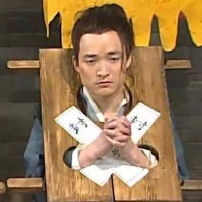 个性沙雕热恋中的情侣头像 暮色万里都是我的回礼