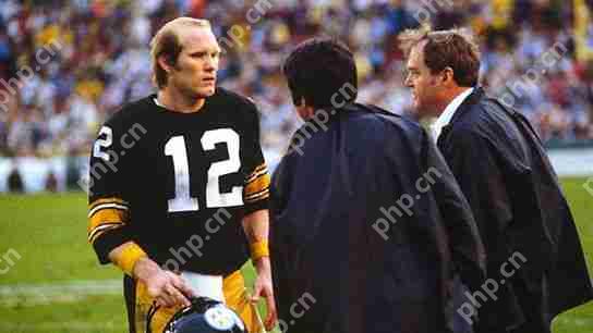 当匹兹堡钢人队选择选择四分卫特里·布拉德肖（Terry Bradshaw）