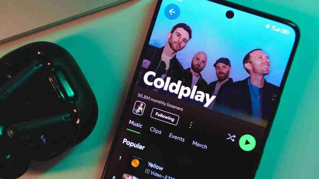 安迪·拜伦、酷玩乐队和病毒式传播的视频：当科技公司CEO遇上摇滚演唱会