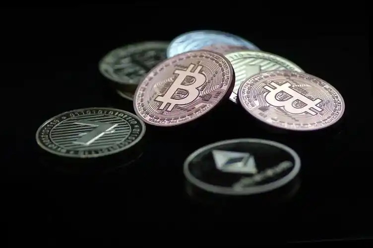 2025年排名前十的币种有哪些？会贬值吗？值得投资吗？ - php中文网